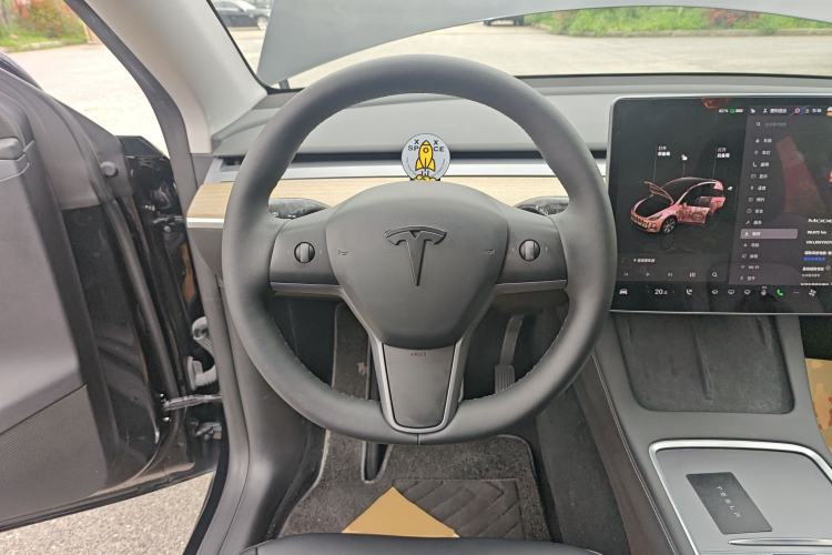 Used Tesla Model Y 2023 Rear-Wheel-Drive Version Steering Wheel