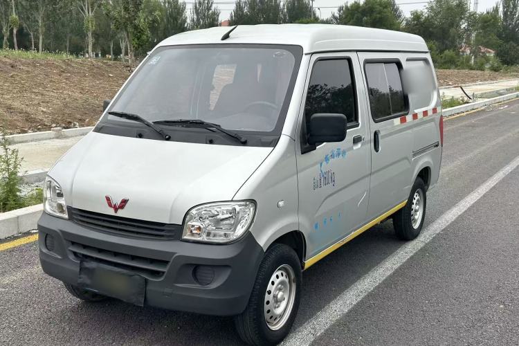 Used Wuling Zhiguang 2020 1.2L Van Utility Model China VI Emission Standard 5-Seater LSI