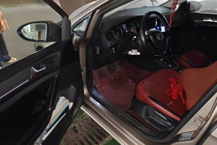 Used Volkswagen Golf 2016 230TSI Automatic Comfort Version Driver Seat