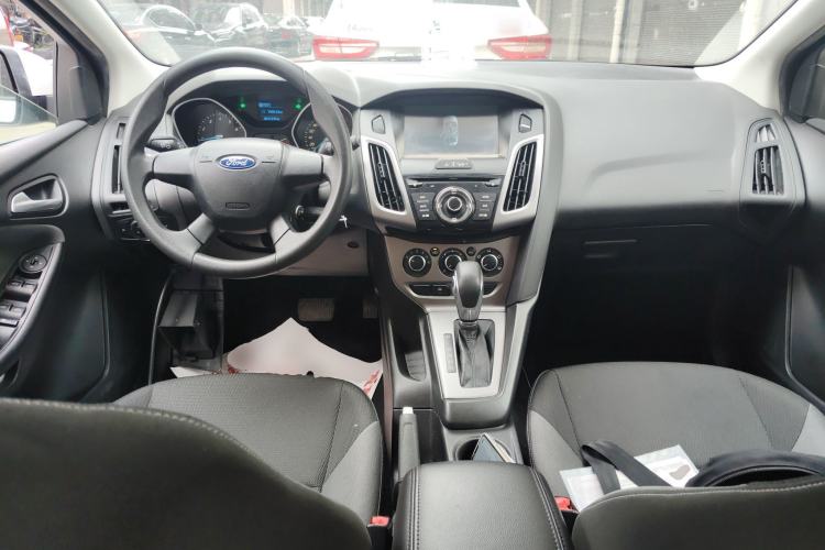 Used Ford Focus 2012 Hatchback 1.6L Automatic Comfort Model Center Console