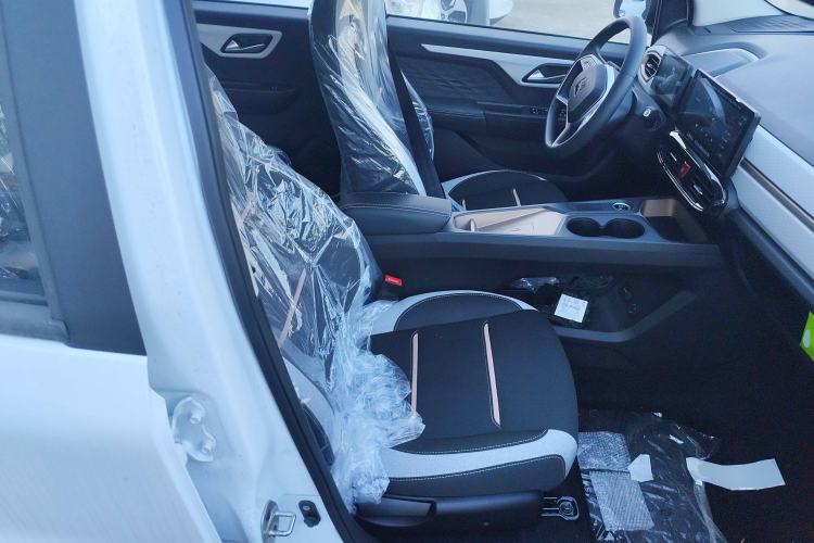 Used JAC Yiwei E10X 2024 Charming Edition 301km Lite
