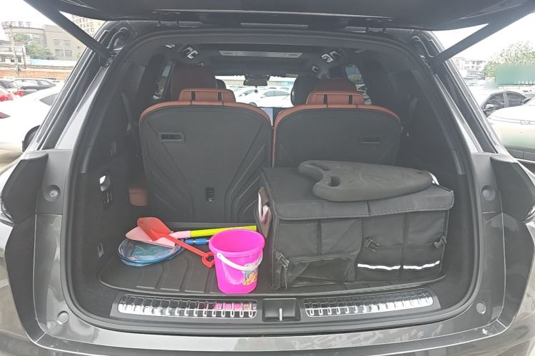 Used Li Auto L8 2024 Ultra Model
