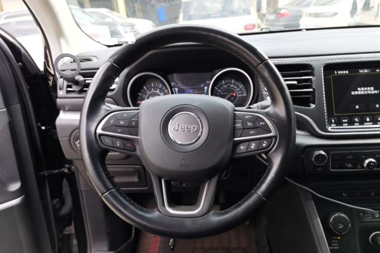 Used Jeep Grand Commander 2022 2.0T Four-Wheel Drive Luxury Edition Steering Wheel