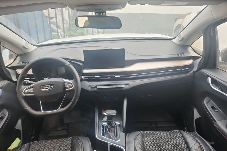 Used Geely Auto Vision X3 2021 PRO 1.5L CVT Deluxe Model Center Console