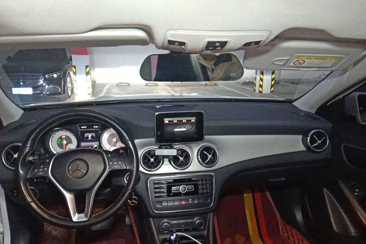 Used Mercedes-Benz GLA 2015 GLA 200 Fashion Model Center Console