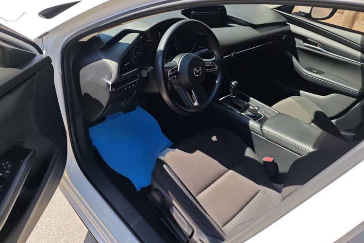 Used Mazda 3 Axela 2021 2.0L Automatic ZhiXuan Edition Interior 2