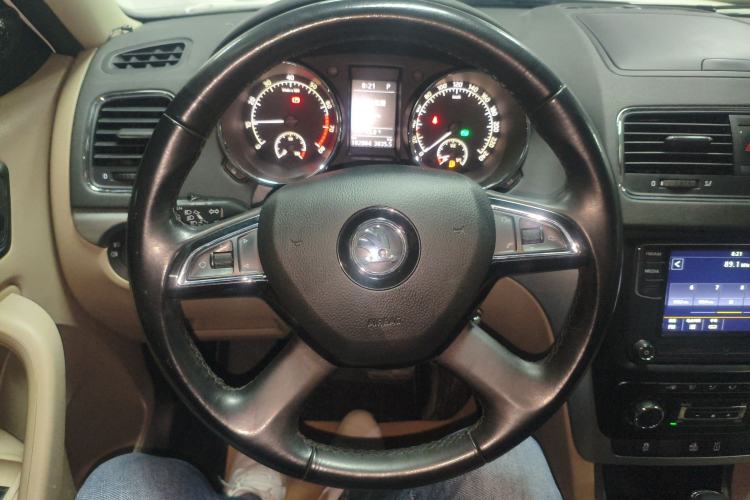 Used Skoda Yeti 2014 1.8TSI DSG Polar Edition Steering Wheel