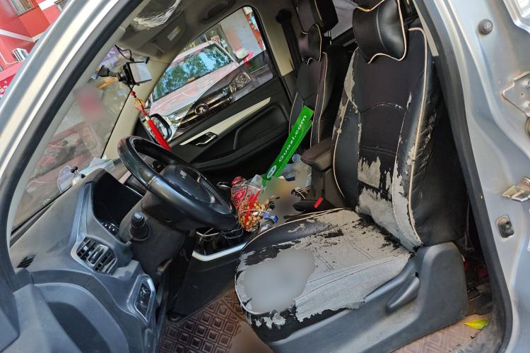 Used Isuzu D-MAX 2019 2.5T Two-Wheel Drive Manual Navigation Version China VI JE4D25Q6A
