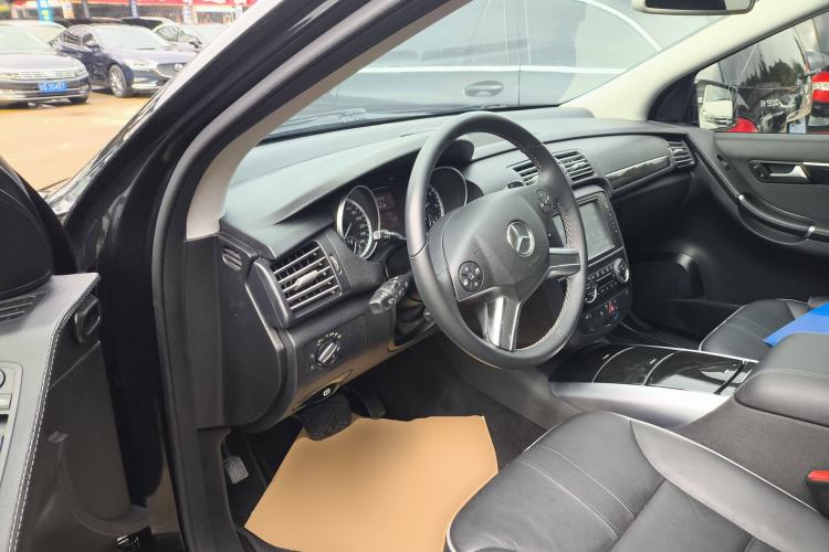 Used Mercedes-Benz R-Class 2017 R 320 4MATIC Business Edition Prestige Model