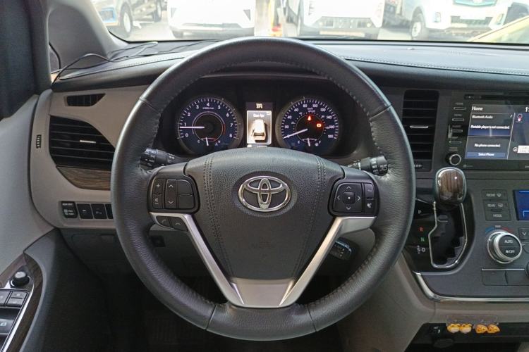 Used Toyota Sienna 2016 3.5L Two-Wheel Drive 7-Seater Parallel Import
