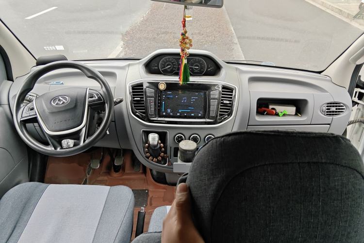 Used SAIC MAXUS Xintu V80 2018 2.5T 6-speed manual Aoyuntong short-wheelbase ultra-low roof 5- or 6-seat model