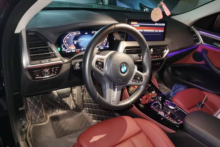 Used BMW X4 2022 xDrive 25i M Sport Package Center Console