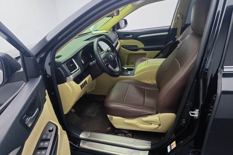 Used Toyota Highlander 2018 2.0T Two-Wheel Drive Elite Version 5 Seats China VI Standard