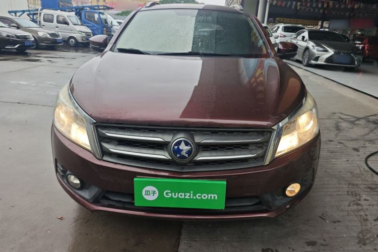 Used Venucia T70 2015 2.0L CVT Smart Choice Edition
