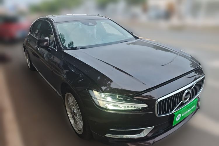 Used Volvo S90 2018 T5 Prestige Edition Front Right 45 Deg