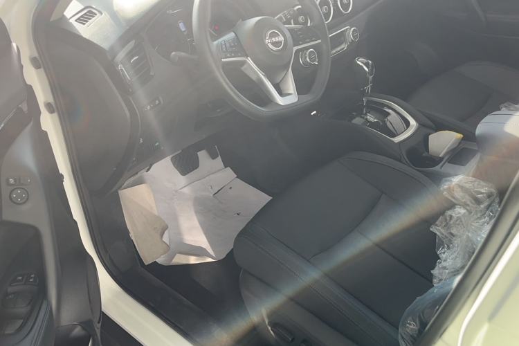 Used Nissan X-Trail 2025 Honor 2.0L Two-Wheel Drive Genuine Edition Interior 2