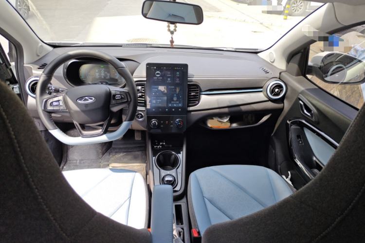 Used Chery Little Ant 2024 Edition Youth Version 251km True Love Edition 25.05 kWh Center Console