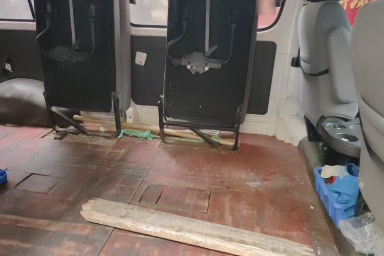 Used Jinbei Express 2017 2.0L Standard Version V19 Left Rear Seat