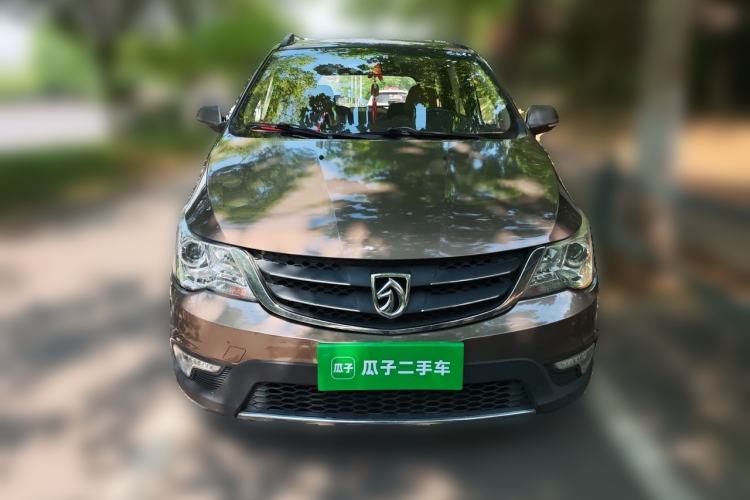Used Baojun 730 2014 1.5L manual Comfort ESP version 7 seats Front