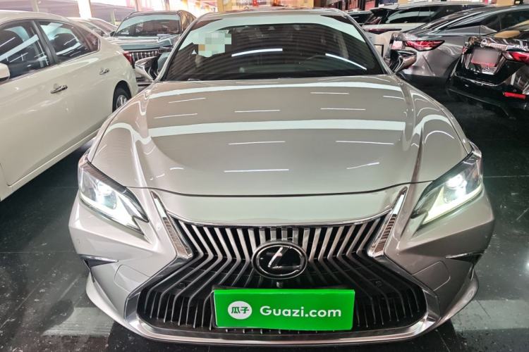 Used Lexus ES 2018 200 Excellence Edition China V Standard
