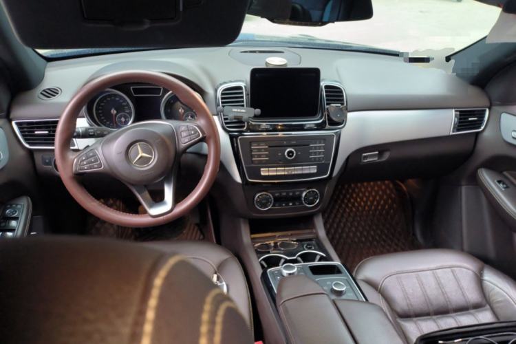 Used Mercedes-Benz GLE 2016 GLE 300 d 4MATIC Center Console