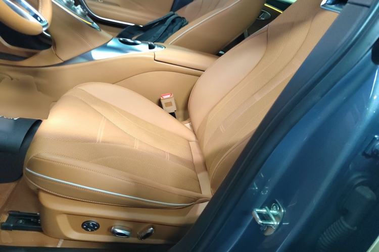 Used ORA Lightning Cat 2022 555 km Luxury Edition