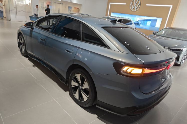 Used Volkswagen ID.7 VIZZION 2024 AIR model