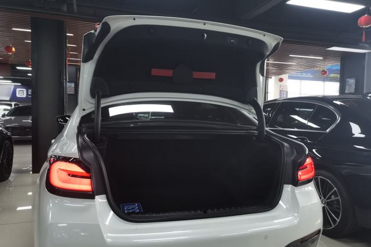 Used BMW 5 Series 2021 530Li Leading Model M Sport Package Trunk