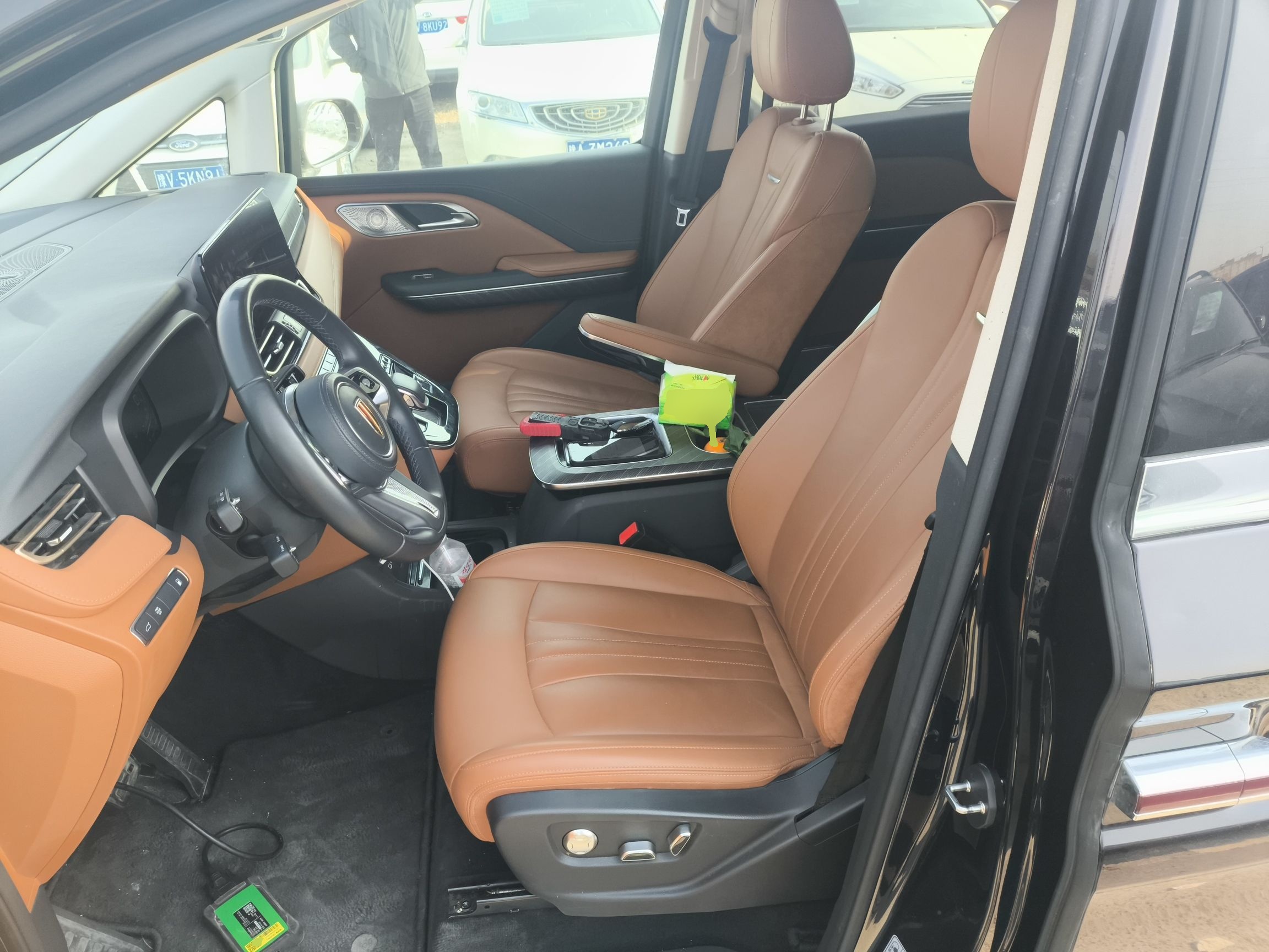 Переднее сиденье в автомобиле