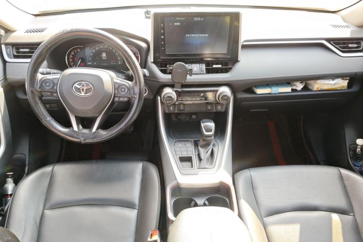 Used Toyota RAV4 2020 2.0L CVT 4x4 Style PLUS Edition Center Console