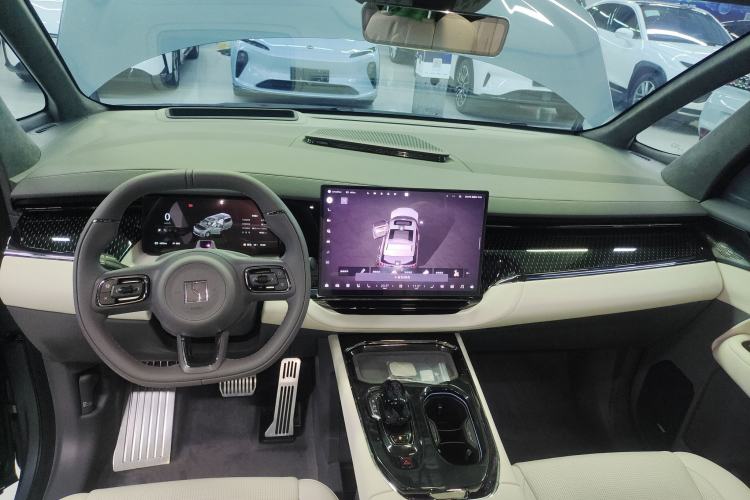 Used Zeekr 009 2024 Six-Seat Executive Version 4WD 108 kWh Center Console