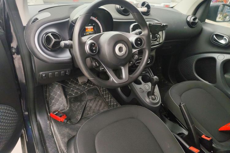 Used smart fortwo 2017 Model 1.0L 52 kW Melody Blue Special Edition China V Standard
