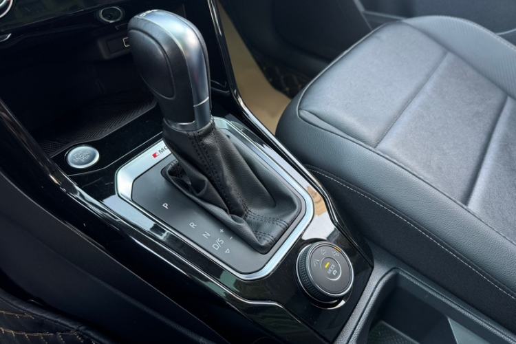 Used Volkswagen T-ROC 2018 280TSI DSG Four-Wheel Drive Comfort Version China V Standard