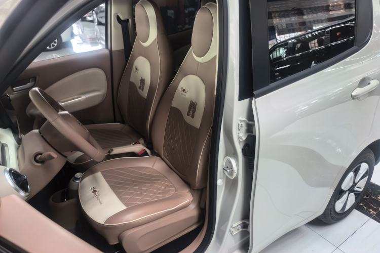 Used Wuling Hongguang MINIEV 2025 Four-Door Version Advanced Edition Interior 1