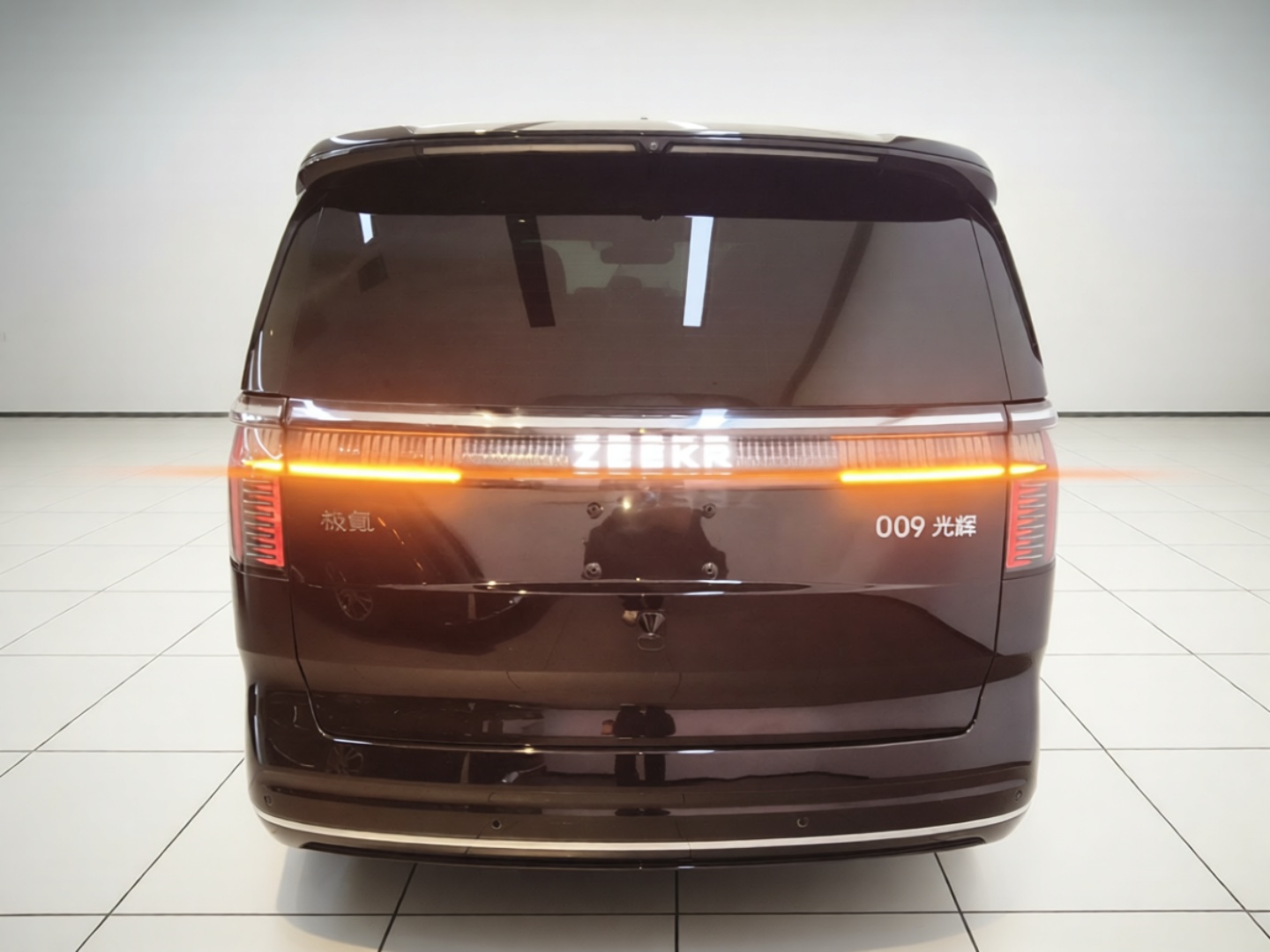 Zeekr 009 2024 GAC Trumpchi — снимка 5