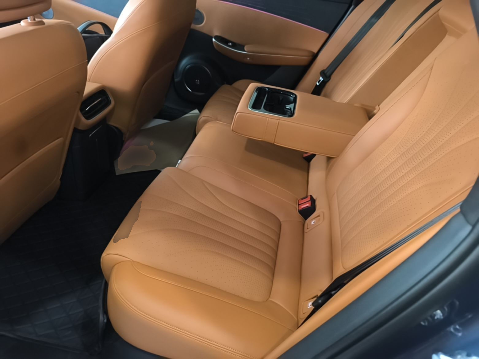 Hongqi H7 PHEV 2026 Model 240 Intelligent Hybrid — снимка 20