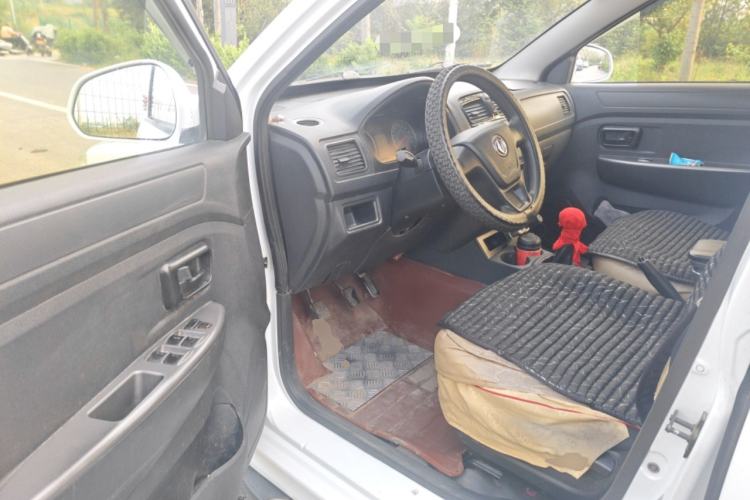 Used Dongfeng Fengon 330 2014 1.5L Manual Utility Version DK15 Driver Seat