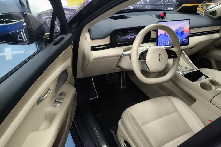 Used Hima AITO M5 2025 Extended-Range Ultra All-Wheel-Drive Version Driver Seat