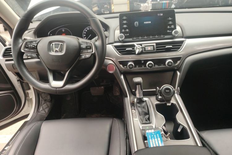 Used Honda Accord 2018 260TURBO Luxury Edition China VI Center Console