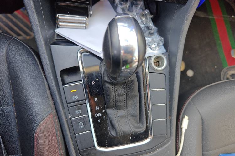 Used Volkswagen Bora 2020 1.5L Automatic Comfort Model Gear Lever