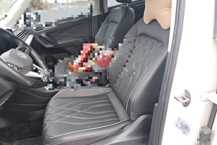 Used Volkswagen Tiguan L 2022 330TSI Automatic Two-Wheel Drive R-Line Enhanced Edition Left Front Seat