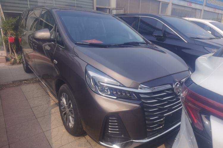 Used Buick GL8 2023 Land Executive Class Smart Enjoyment Model Front Right 45 Deg