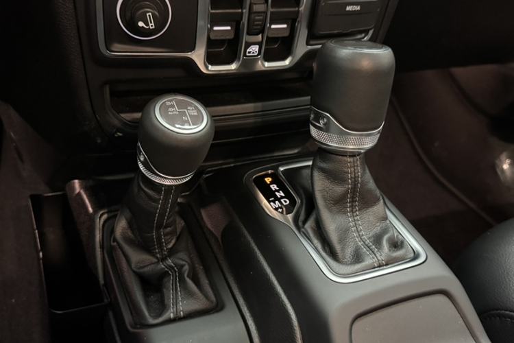 Used Jeep Wrangler 2024 2.0T Sahara Four-Door Edition