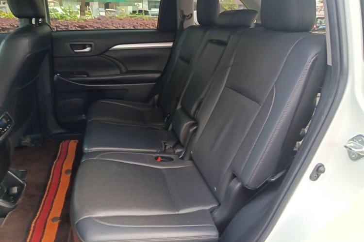 Used Toyota Highlander 2018 2.0T Four-Wheel Drive Luxury Version 7 Seats China VI Standard Left Rear Seat