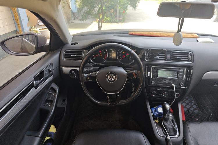 Used Volkswagen Sagitar 2015 1.6L Automatic Comfort Model