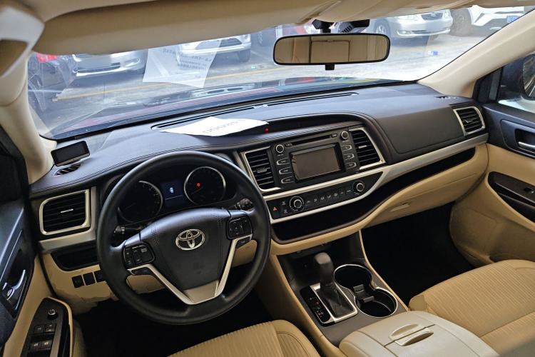 Used Toyota Highlander 2021 2.0T Two-Wheel Drive Elite Version 7-Seater
