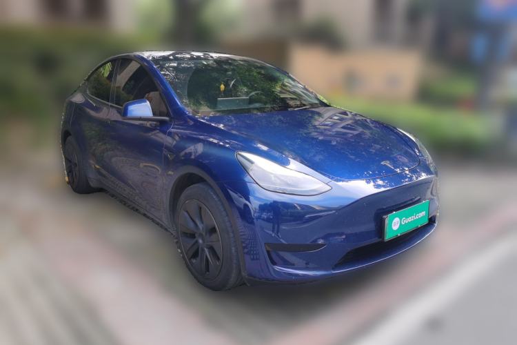 Used Tesla Model Y 2024 Rear-Wheel-Drive Version Front Right 45 Deg