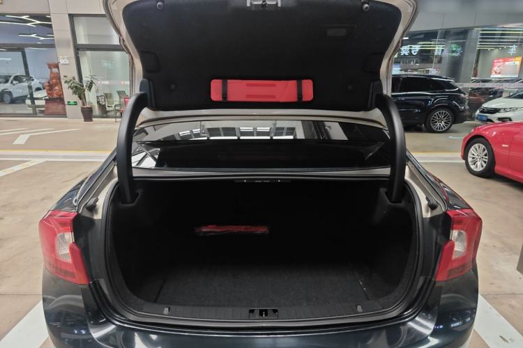 Used Volvo S60 2014 S60L 2.0T Zhiyuan Edition