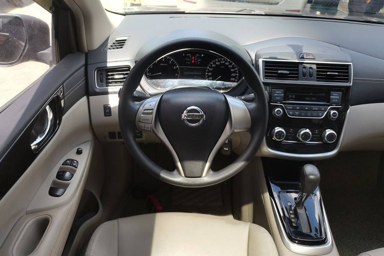 Used Nissan Tiida 2016 1.6L CVT Cool Dynamic Edition