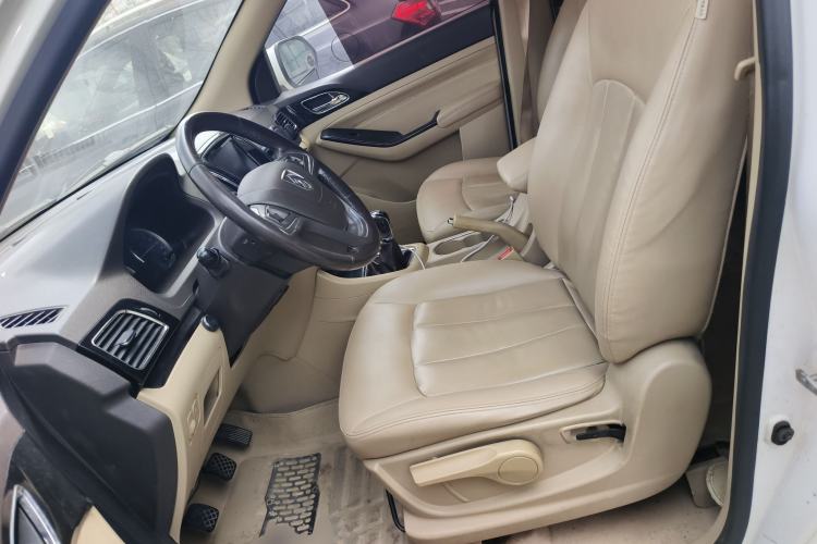 Used Baojun 730 2014 1.5L manual luxury trim 7 seats